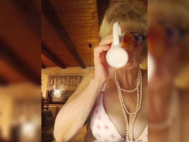 KASANDRABOLOSHKA's BongaCams show and profile