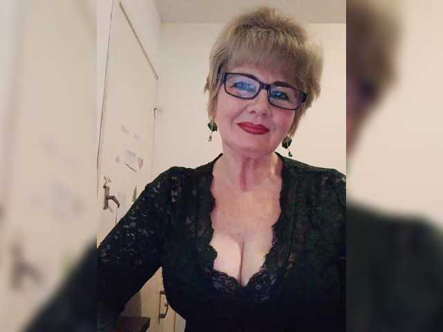 KASANDRABOLOSHKA's BongaCams show and profile