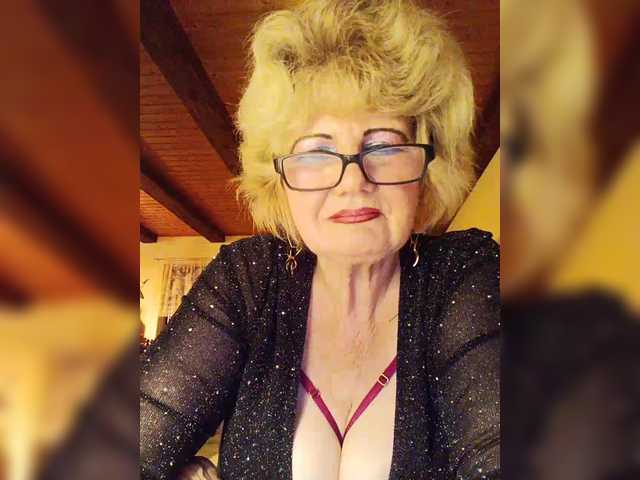 KASANDRABOLOSHKA's BongaCams show and profile