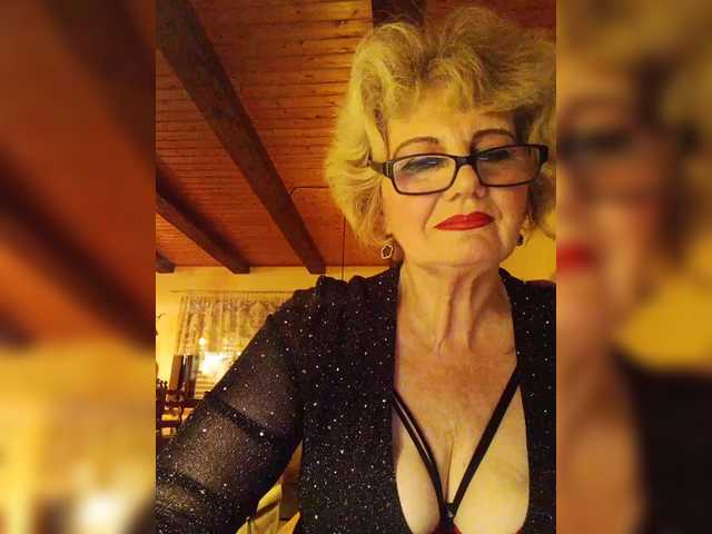 KASANDRABOLOSHKA's BongaCams show and profile