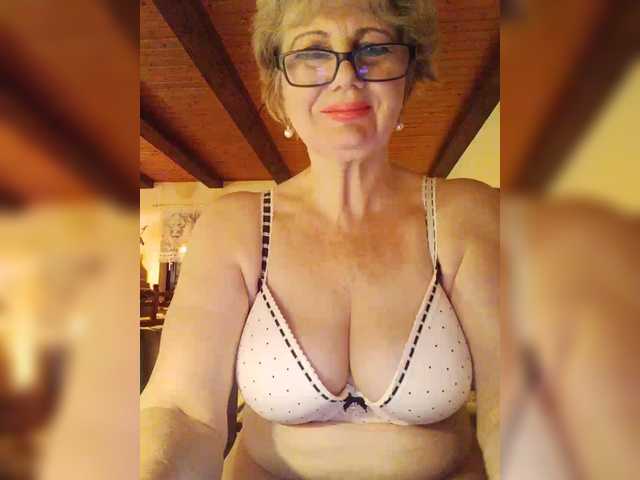 KASANDRABOLOSHKA's BongaCams show and profile