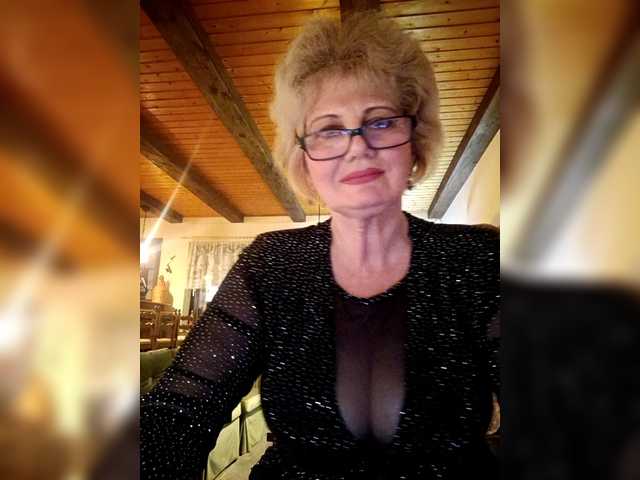 KASANDRABOLOSHKA's BongaCams show and profile