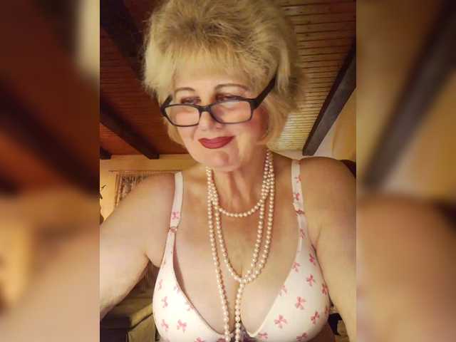 KASANDRABOLOSHKA's BongaCams show and profile