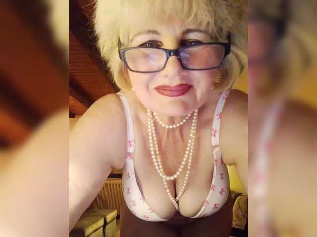 KASANDRABOLOSHKA's BongaCams show and profile