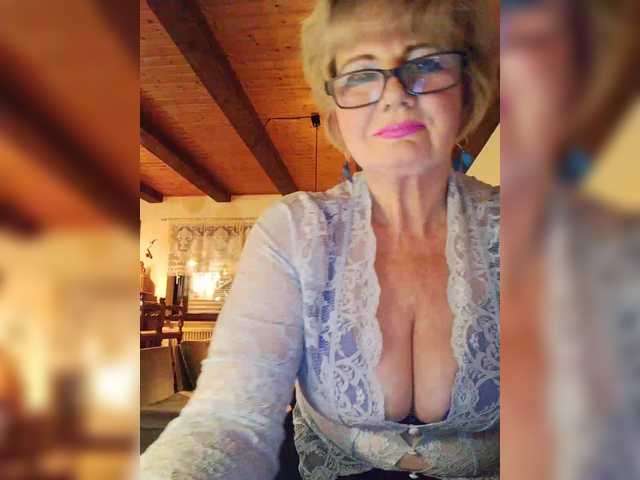 KASANDRABOLOSHKA's BongaCams show and profile