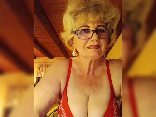 KASANDRABOLOSHKA's BongaCams show and profile