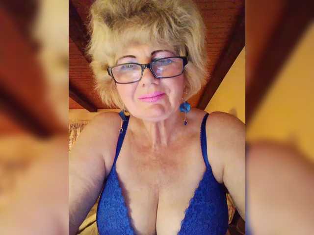 KASANDRABOLOSHKA's BongaCams show and profile