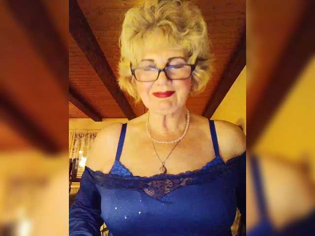 KASANDRABOLOSHKA's BongaCams show and profile