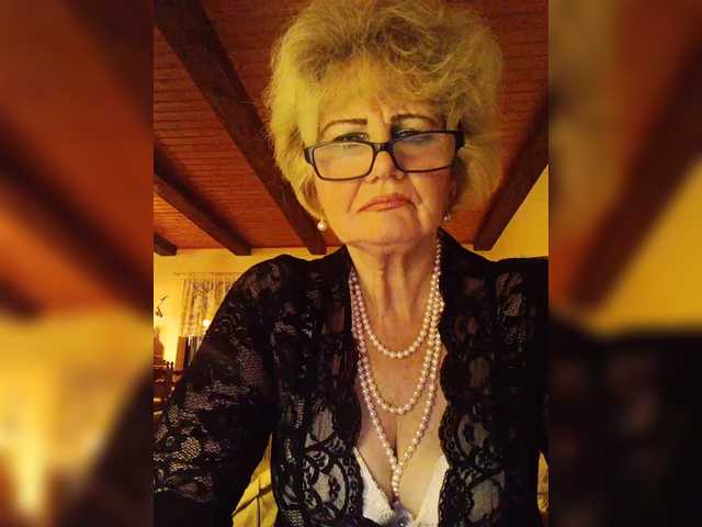 KASANDRABOLOSHKA's BongaCams show and profile