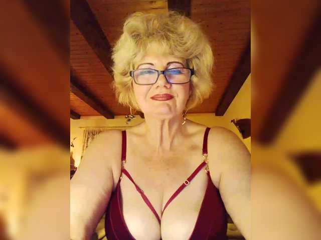 KASANDRABOLOSHKA's BongaCams show and profile