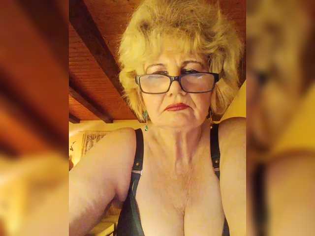 KASANDRABOLOSHKA Live Cam on BongaCams