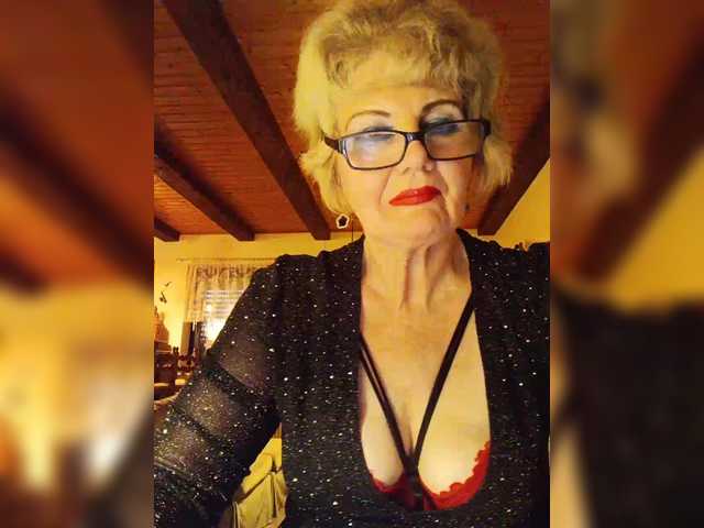 KASANDRABOLOSHKA's BongaCams show and profile