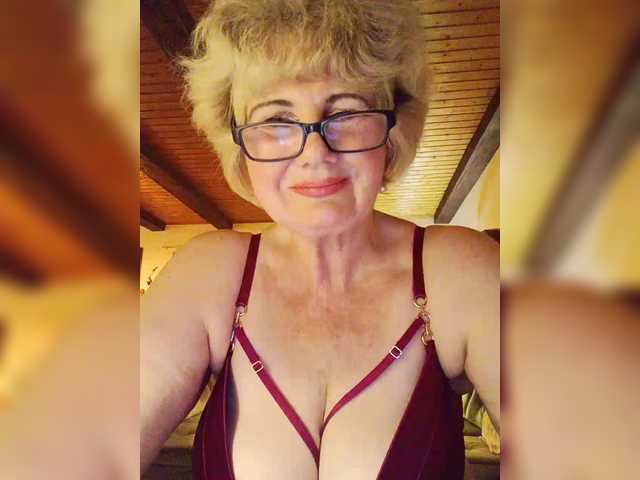 KASANDRABOLOSHKA's BongaCams show and profile