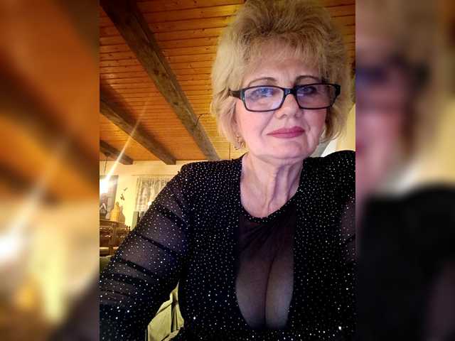 KASANDRABOLOSHKA's BongaCams show and profile