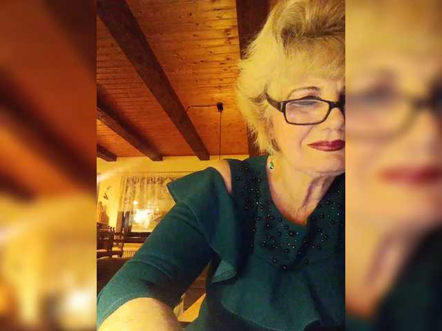 KASANDRABOLOSHKA's BongaCams show and profile