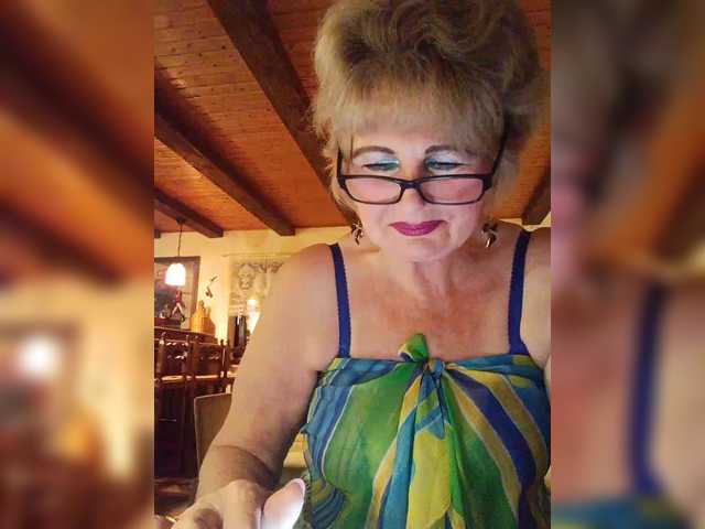 в попе у KASANDRABOLOSHKA