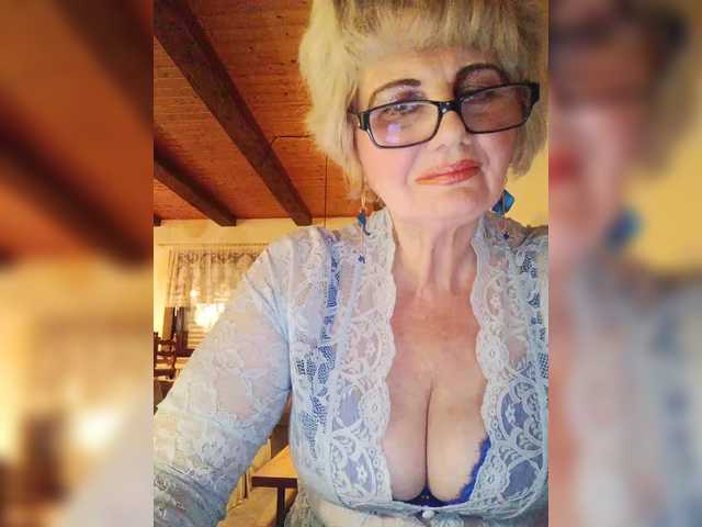 KASANDRABOLOSHKA's BongaCams show and profile