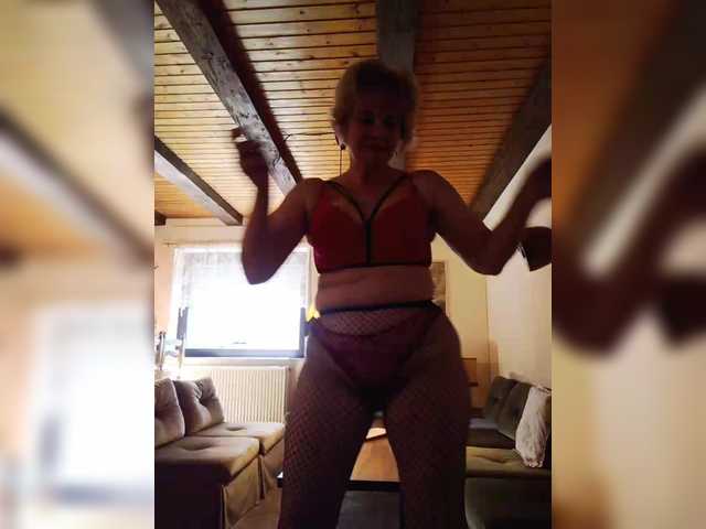 KASANDRABOLOSHKA's BongaCams show and profile