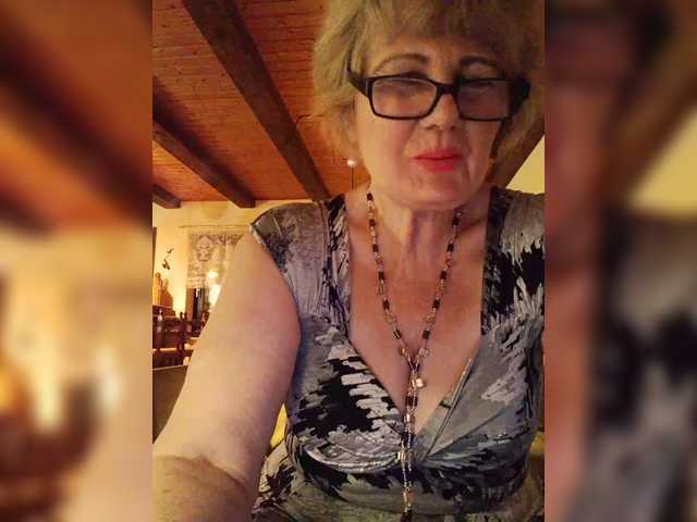 KASANDRABOLOSHKA's BongaCams show and profile