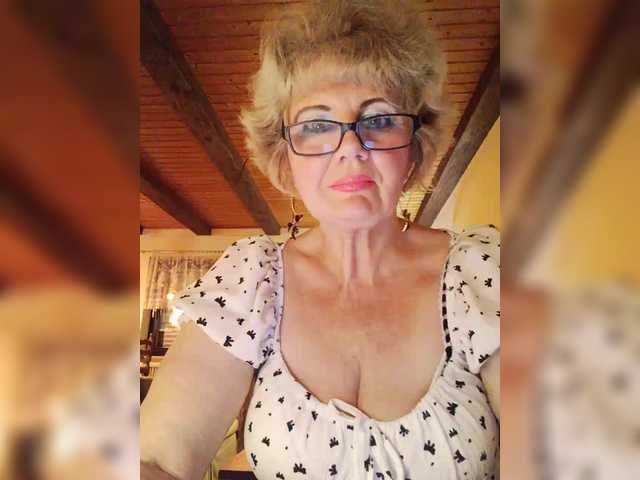 KASANDRABOLOSHKA's BongaCams show and profile