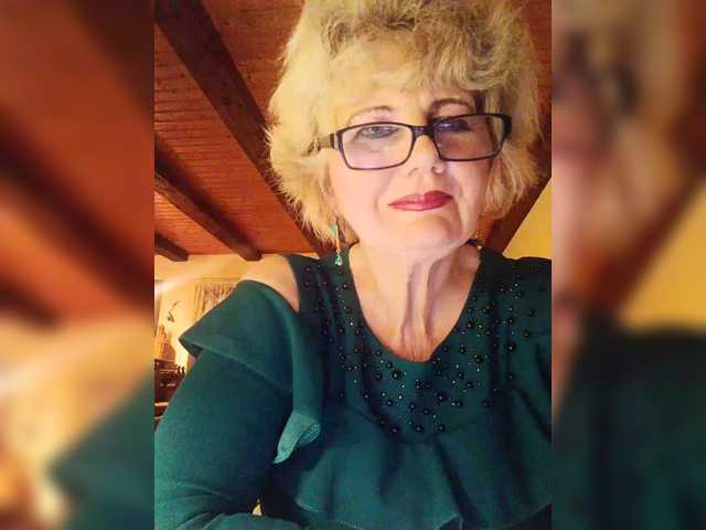 KASANDRABOLOSHKA's BongaCams show and profile