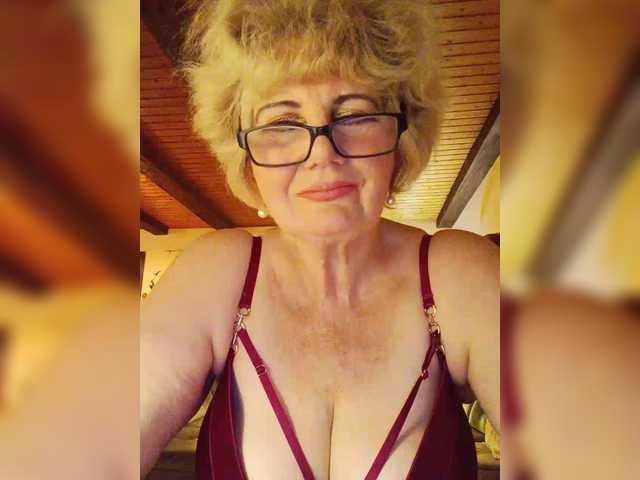 KASANDRABOLOSHKA's BongaCams show and profile