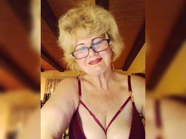 KASANDRABOLOSHKA's BongaCams show and profile