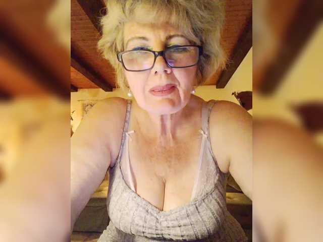 KASANDRABOLOSHKA's BongaCams show and profile