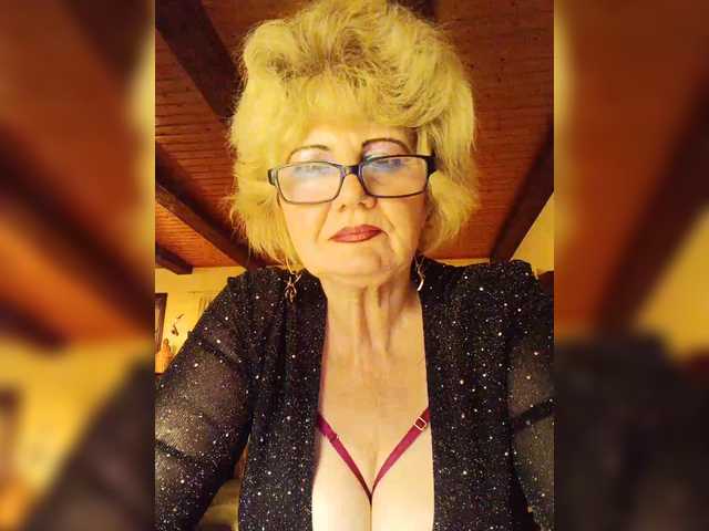 KASANDRABOLOSHKA's BongaCams show and profile