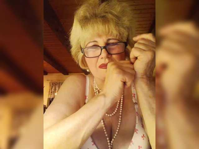 KASANDRABOLOSHKA's BongaCams show and profile