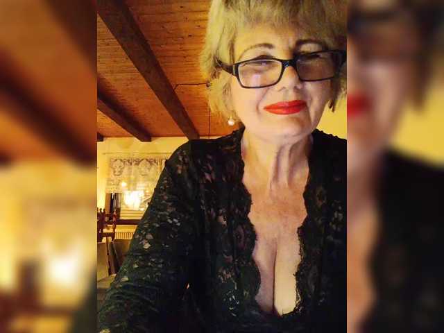 KASANDRABOLOSHKA's BongaCams show and profile