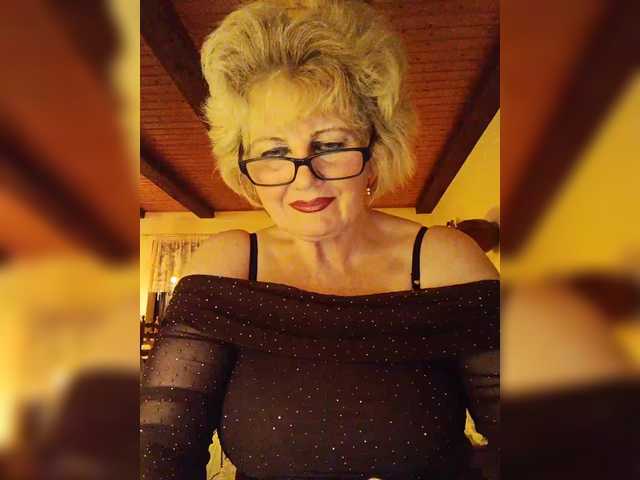 KASANDRABOLOSHKA's BongaCams show and profile