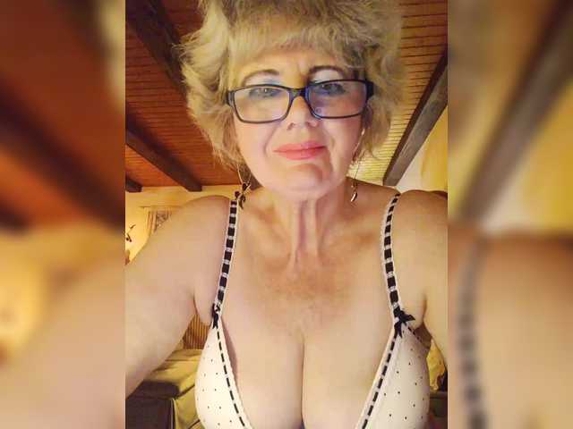 KASANDRABOLOSHKA's BongaCams show and profile