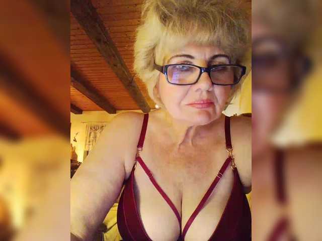 KASANDRABOLOSHKA's BongaCams show and profile