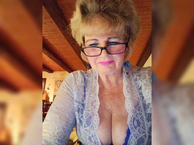 KASANDRABOLOSHKA's BongaCams show and profile