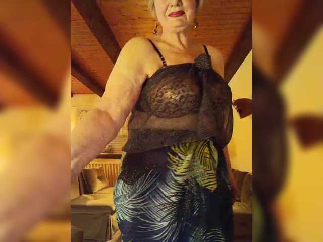 KASANDRABOLOSHKA's BongaCams show and profile