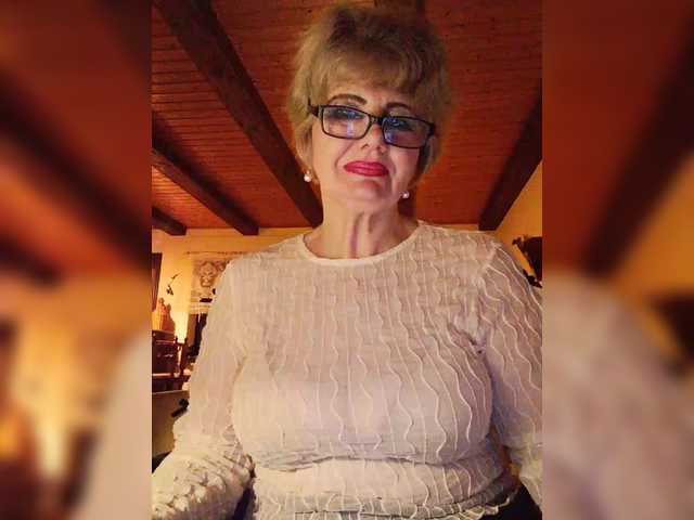 KASANDRABOLOSHKA's BongaCams show and profile