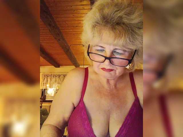 KASANDRABOLOSHKA's BongaCams show and profile