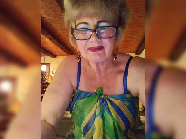 KASANDRABOLOSHKA's BongaCams show and profile