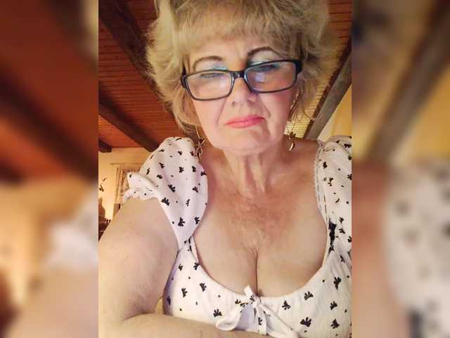 KASANDRABOLOSHKA's BongaCams show and profile