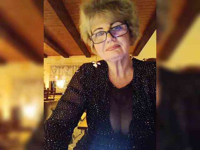 KASANDRABOLOSHKA Live Webcam on BongaCams