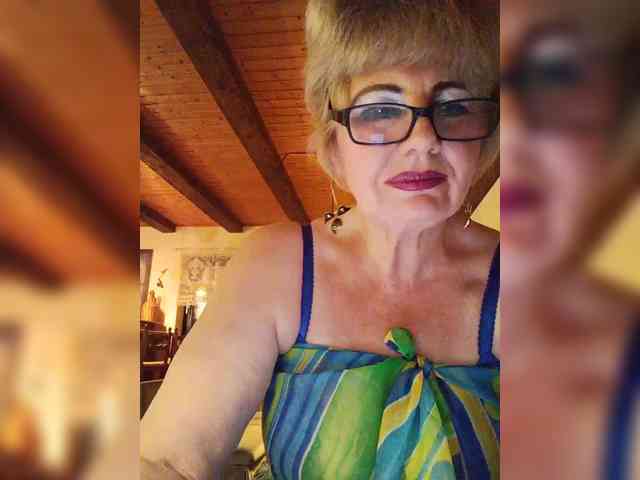 KASANDRABOLOSHKA Live Webcam on BongaCams