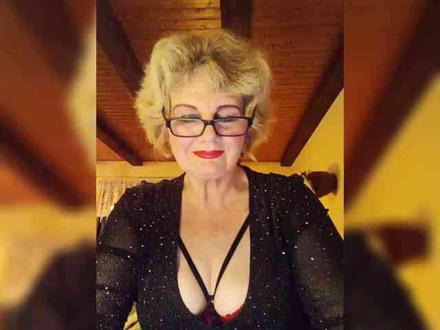 KASANDRABOLOSHKA Live Webcam on BongaCams