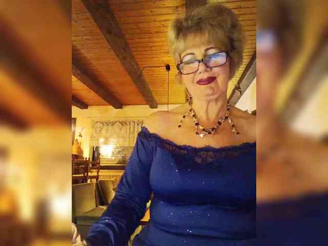 KASANDRABOLOSHKA Live Webcam on BongaCams