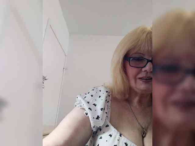 KASANDRABOLOSHKA bongacams