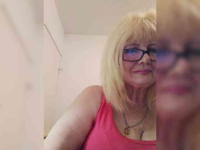 KASANDRABOLOSHKA bongacams