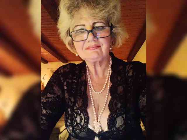 KASANDRABOLOSHKA Live Webcam on BongaCams