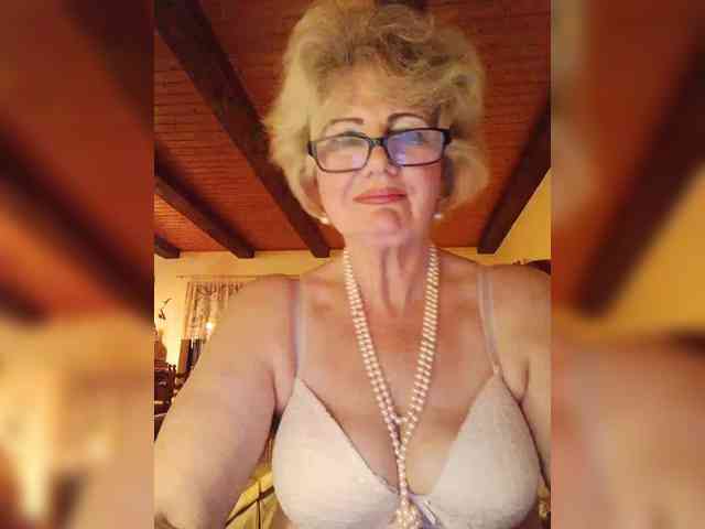 KASANDRABOLOSHKA Live Webcam on BongaCams