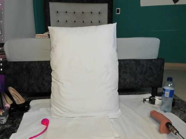 Kinky-polar's BongaCams show and profile