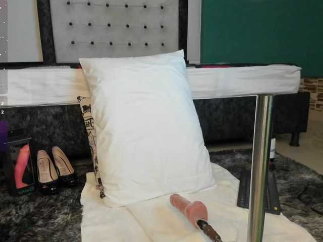 Kinky-polar's BongaCams show and profile